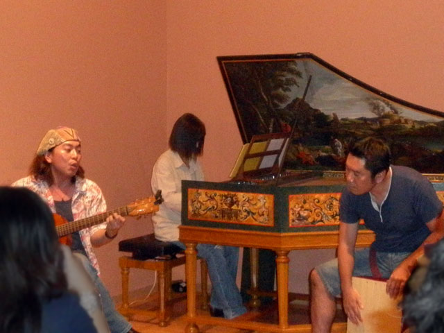 2011-08-20_ライブ三人 演奏の模様